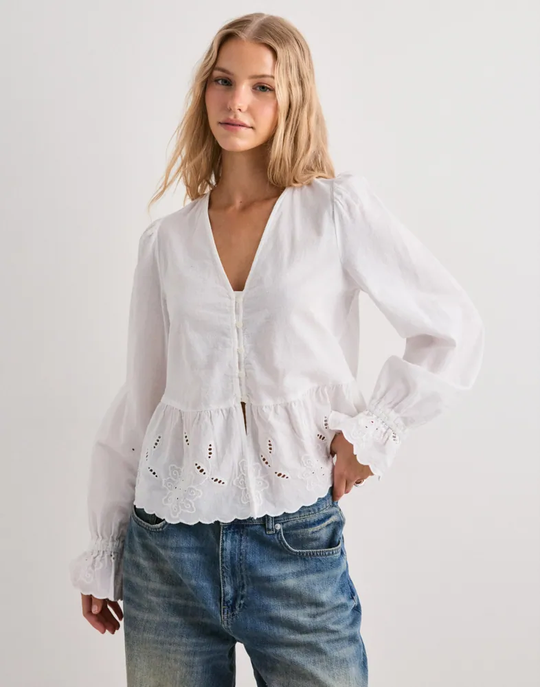 Vmcammie Ls V-Neck Top Wvn Exp