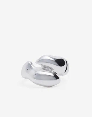 Silverfärgad ring från Muli Collection