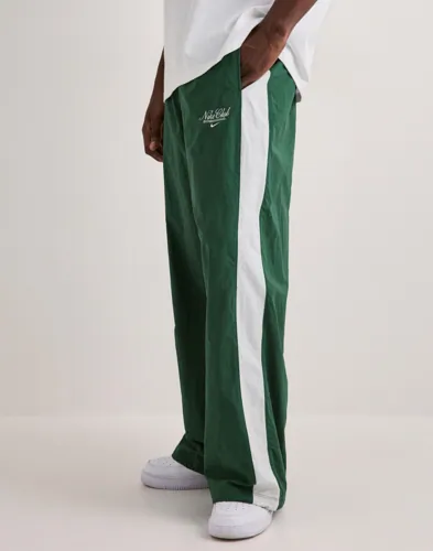 Nike M Nk Club Ath Trk Pant Ncc Slacks Grön