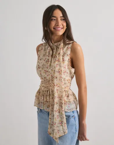 Neo Noir - - Ansol Meadow Printed Top