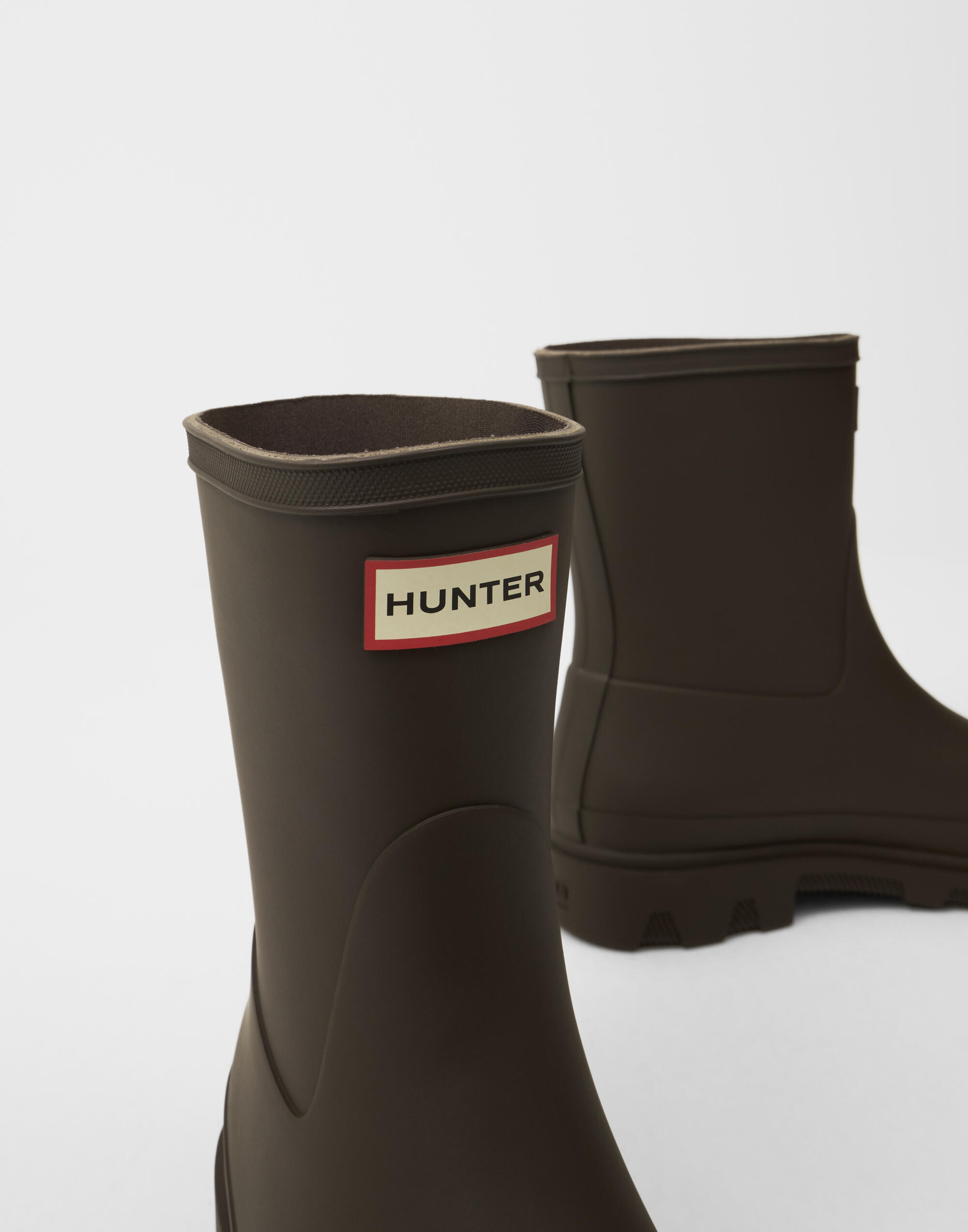 Buy Hunter UNISEX DOWNPOUR SHORT BOOT - Chocolate Brown | Nelly.com