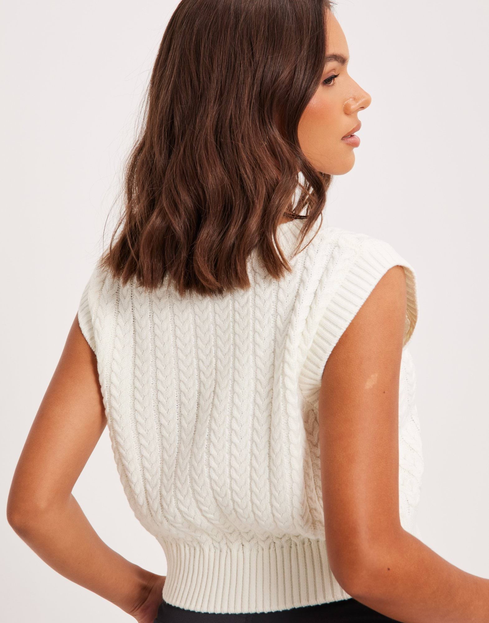 TARRAGONA knitted cropped vest