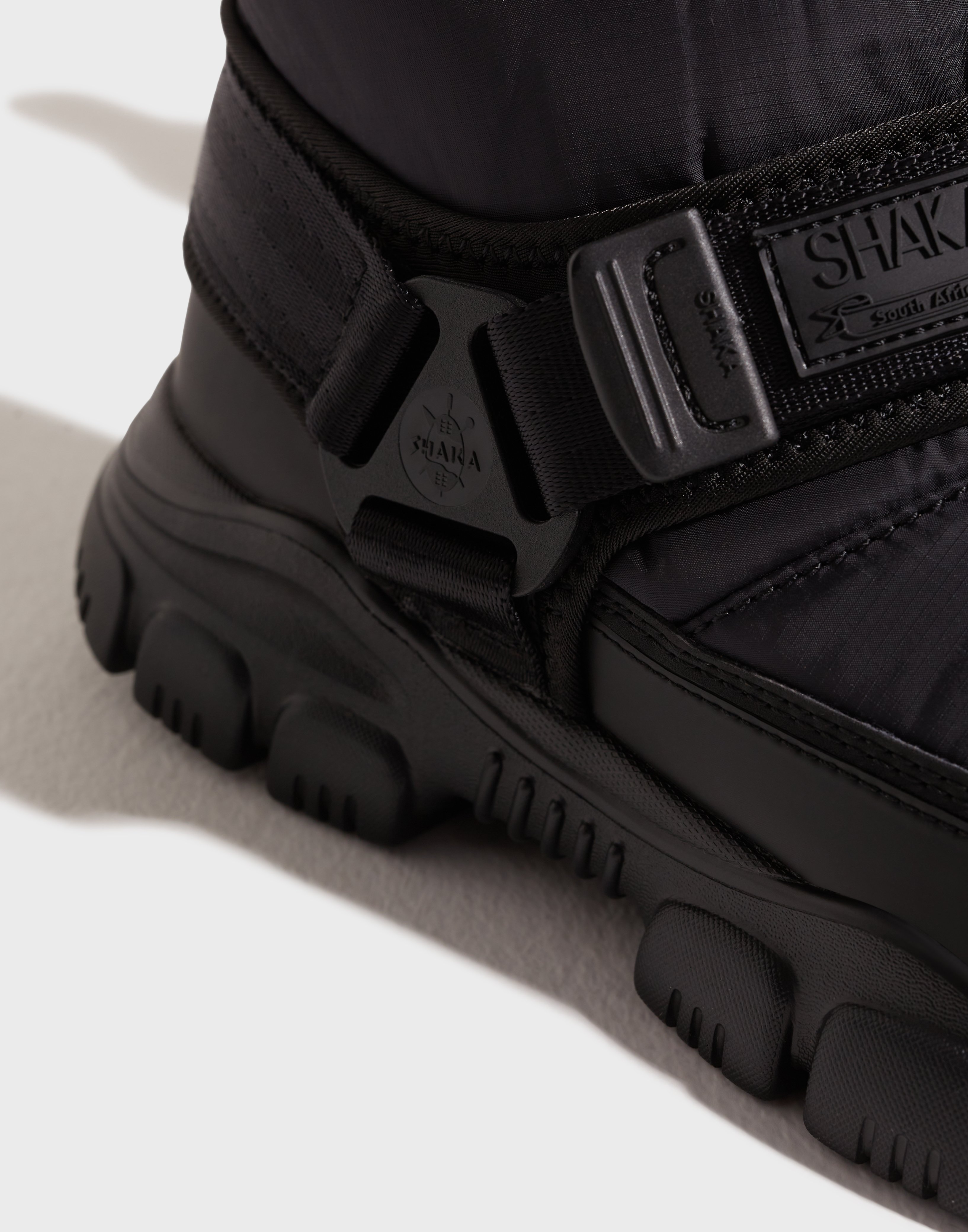 Buy Shaka SNUG BOOTIE AT - Black | Nelly.com