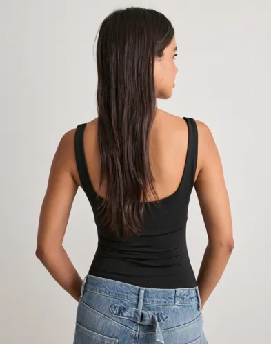 Nelly Built In Bralette Square Body toppar dam – bild 3