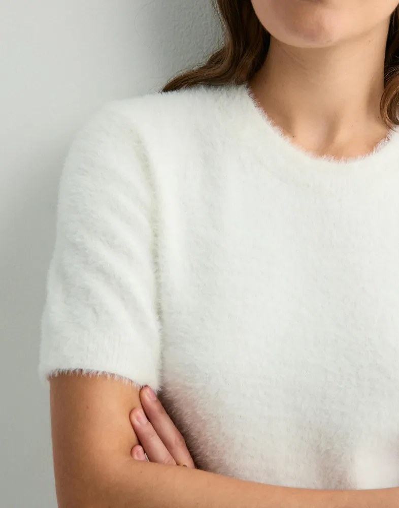 Nelly - Vit - Fuzzy Knit Top