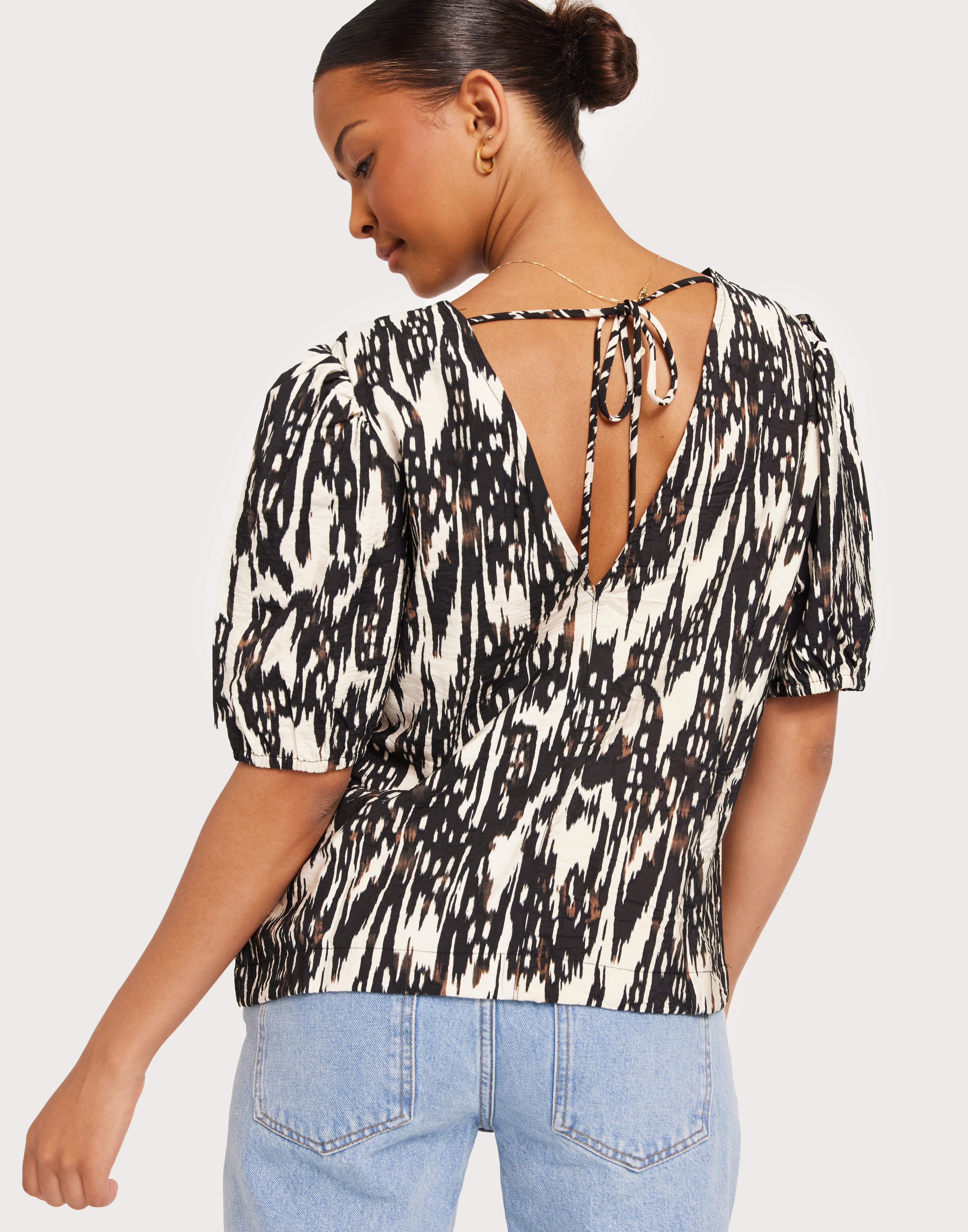 Objcalla S S Re Top Black Detail Sandshell