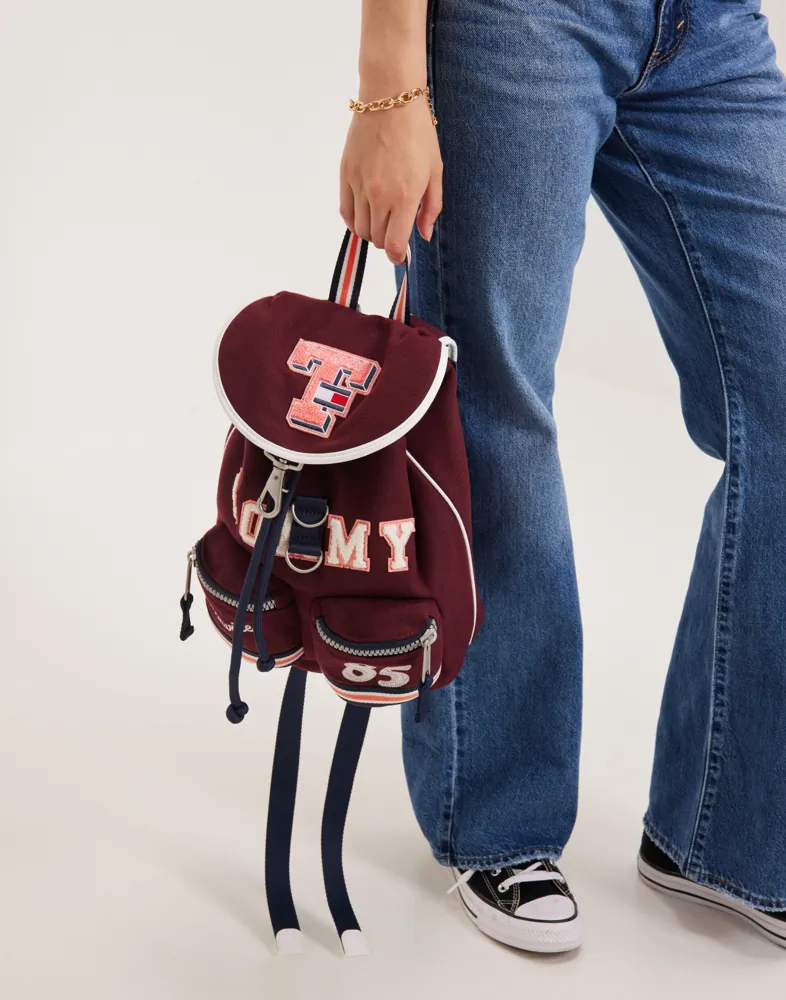 Buy Tommy Jeans TJW HERITAGE FLAP BACKPACK ST Rouge