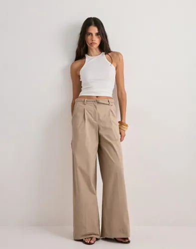 NEO NOIR Malba Solid Pants kostymbyxor dam – bild 2