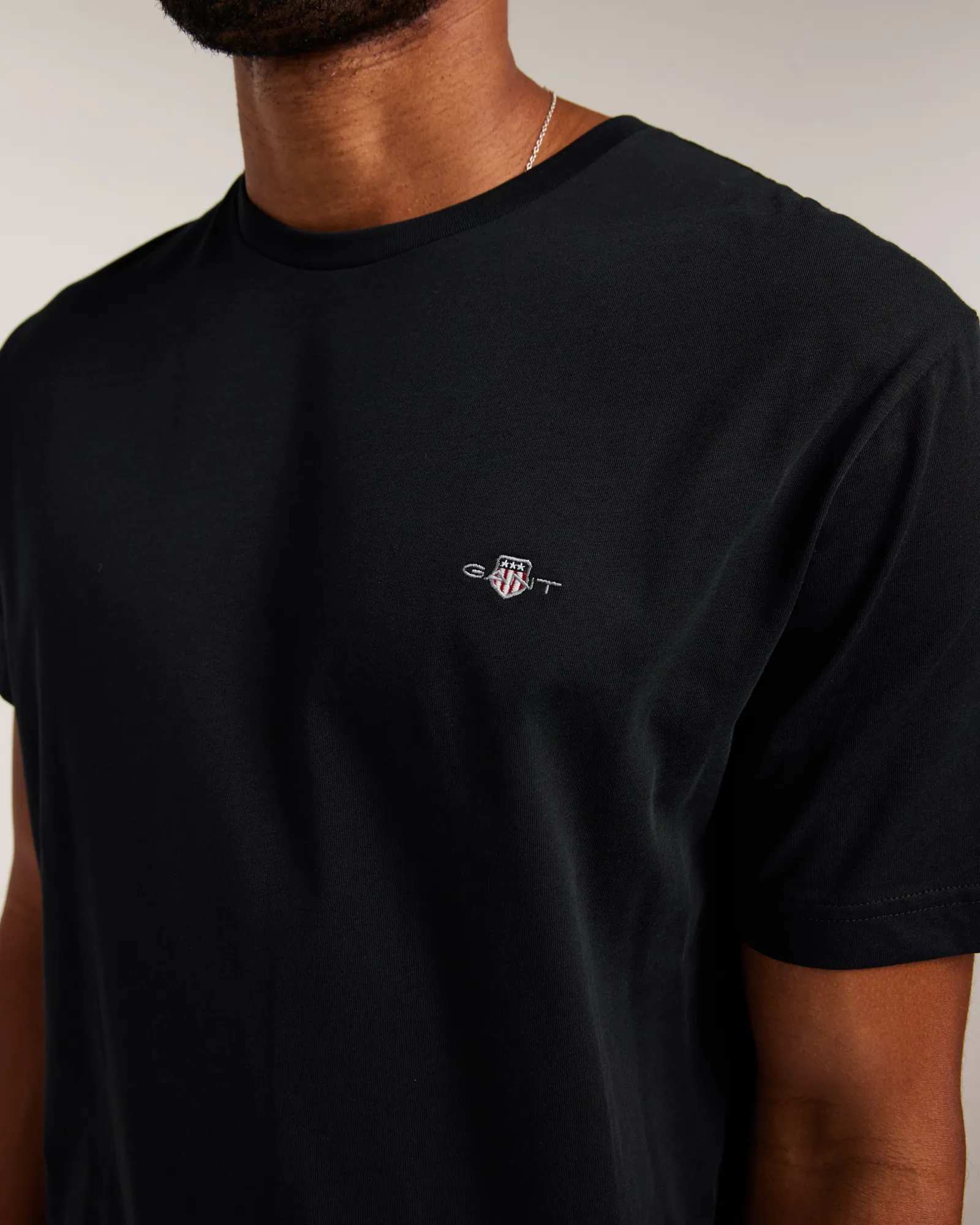 REG SHIELD SS T-SHIRT