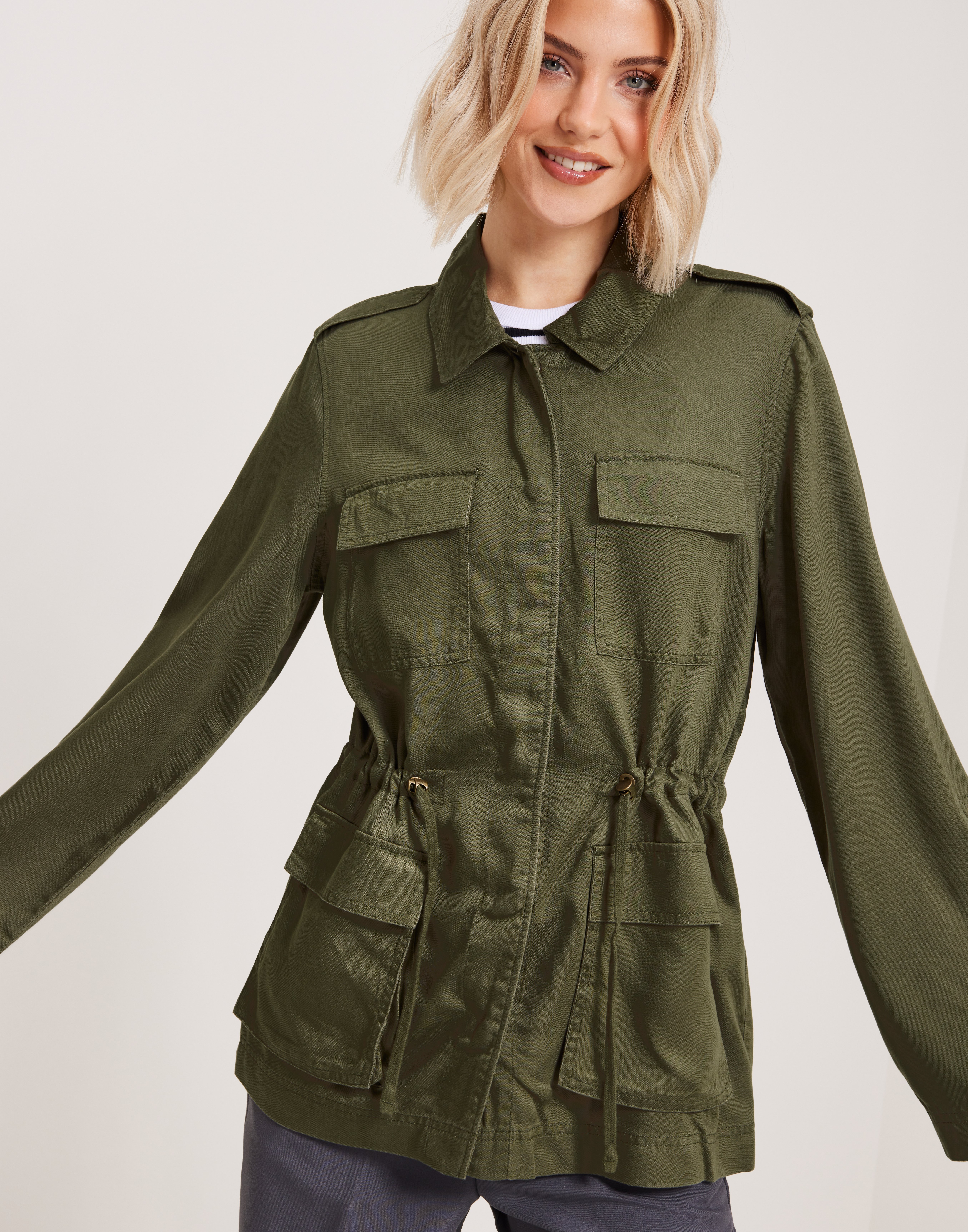 Ottaway オリーブグリーン ジャケット XS ユニセックス Kjøp Only ONLKENYA LIFE UTILITY JACKET CC OTW - Kalamata | Nelly.com