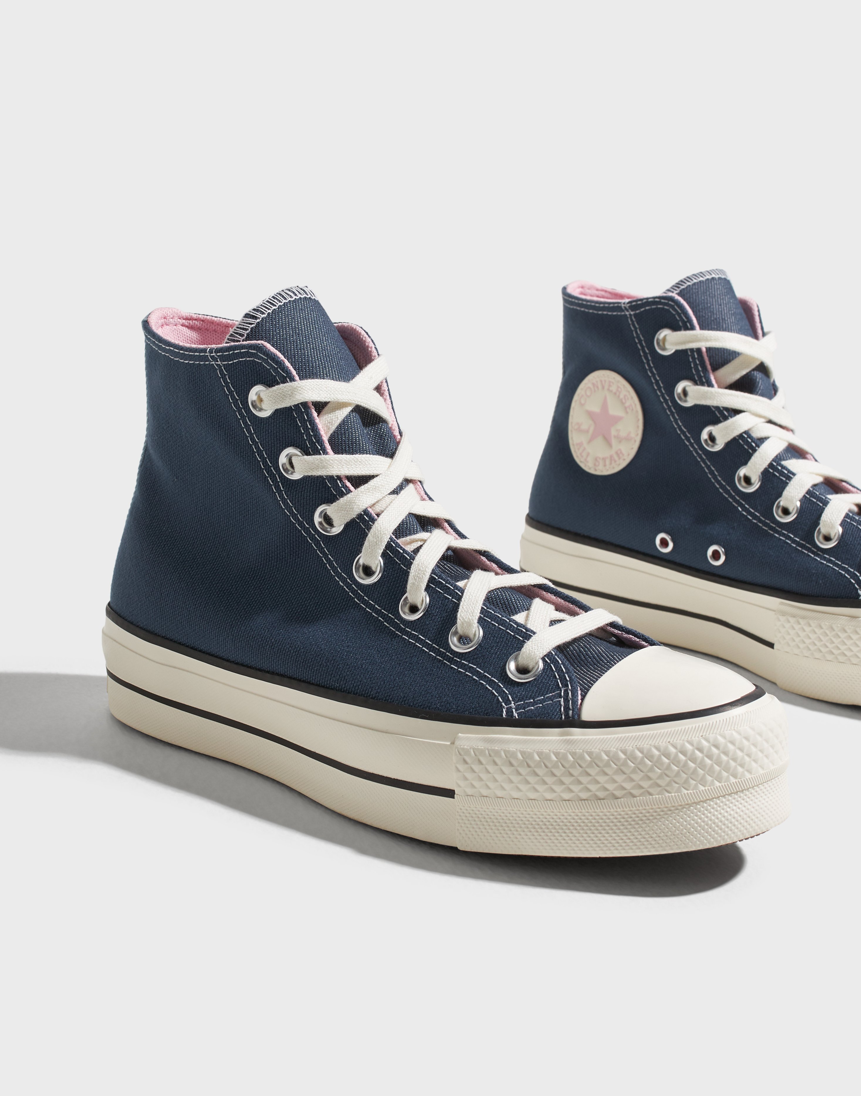 Buy Converse CHUCK TAYLOR ALL STAR LIFT PLATFORM DENIM FASHION Navy Nelly