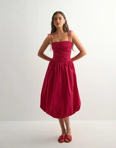 Nelly - Rød - Tied Balloon Dress