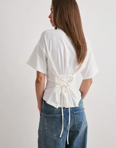 Nelly - Vit - Tie Waist Tee