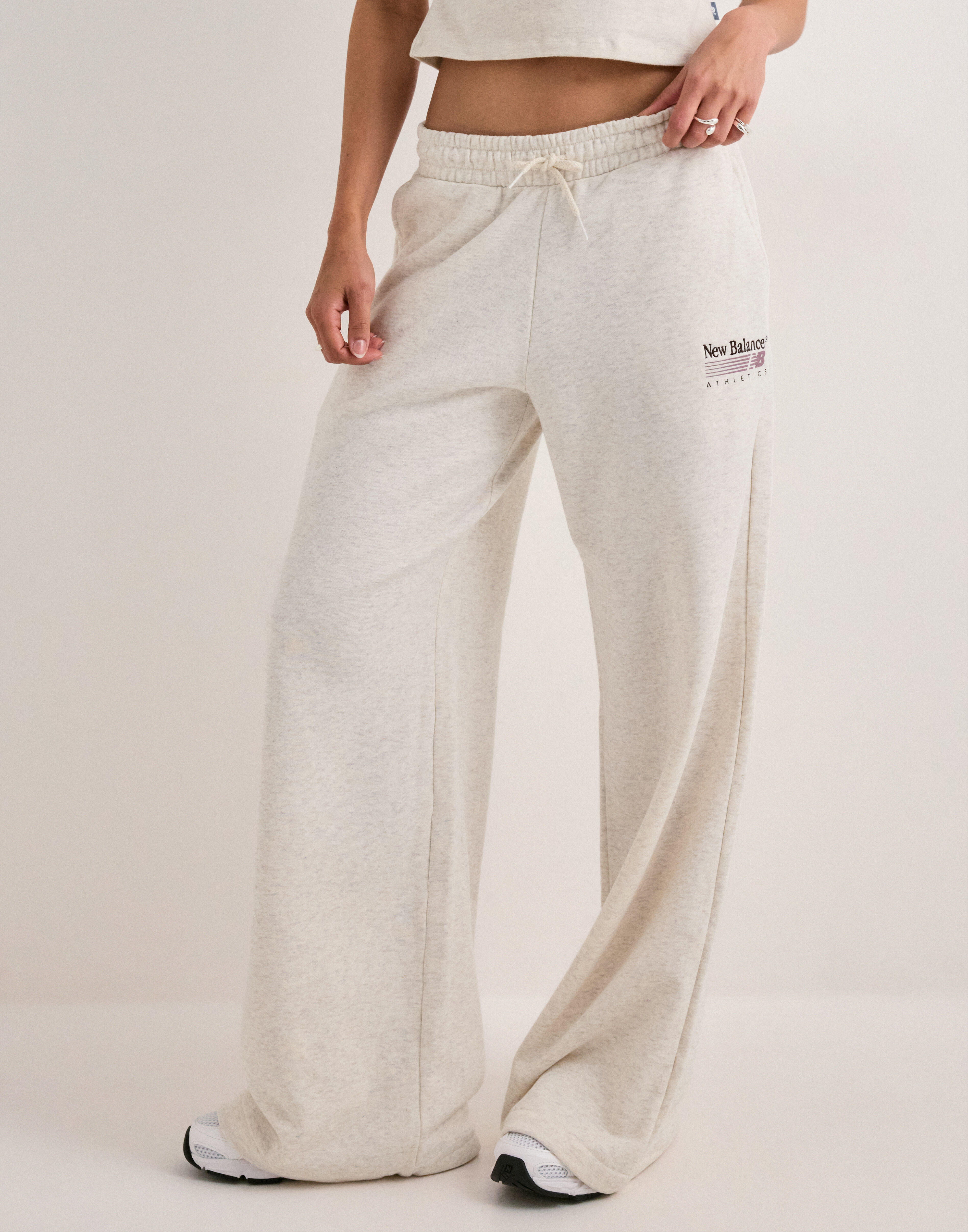Trackside French Terry Pant — byxor med fickor från Nelly