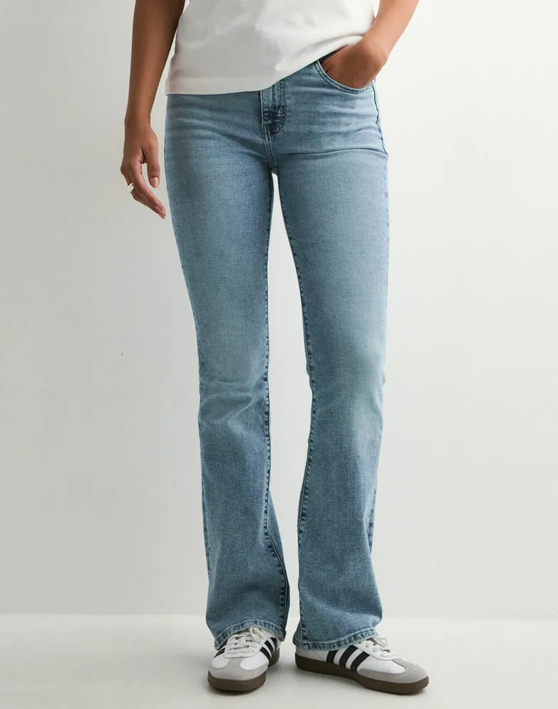 Levi's 725 725tm High Rise Bootcut Jeans Köp Levi's 725 HIGH