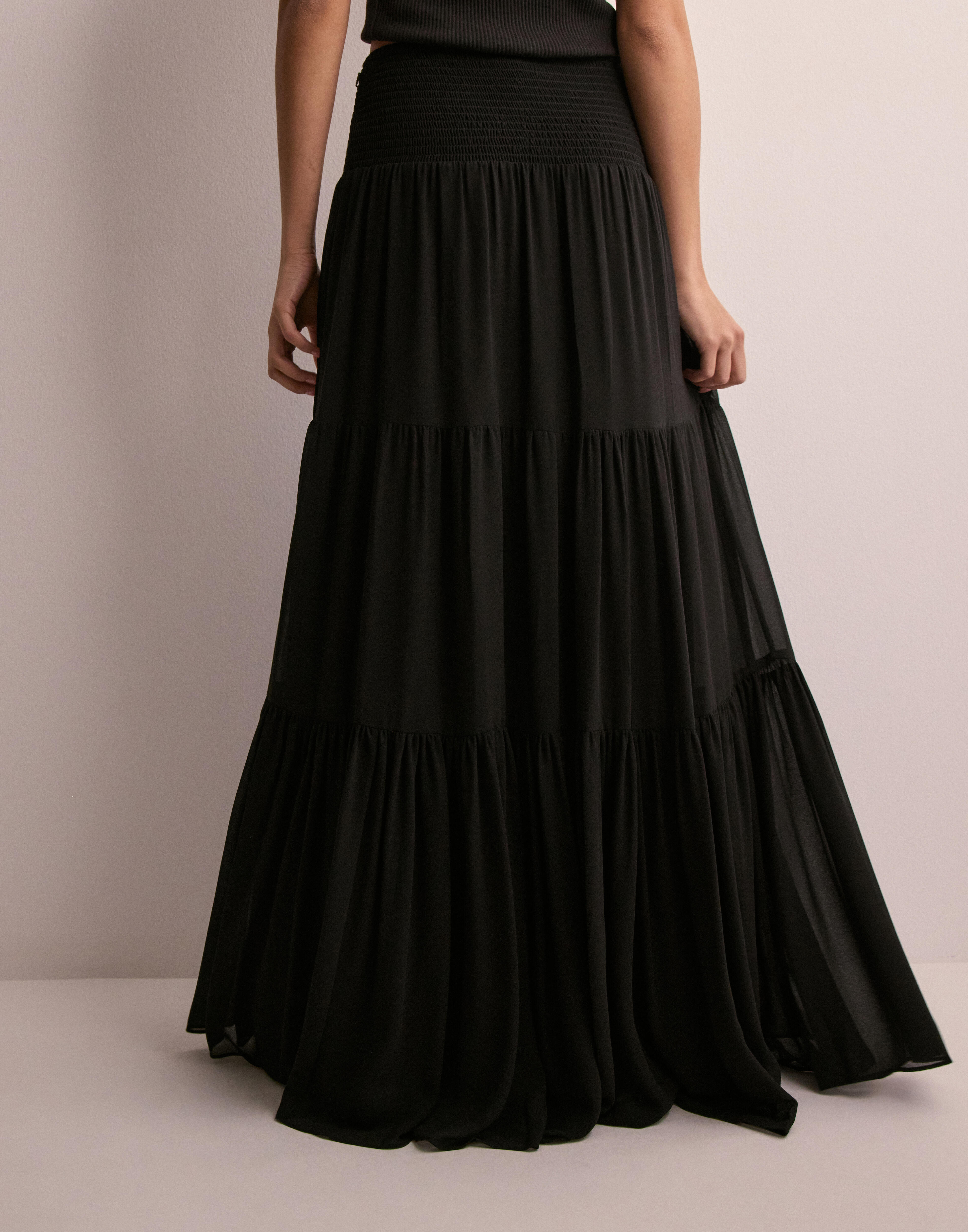 Buy Michael Kors SMOCKED MAXI SKIRT Black Nelly