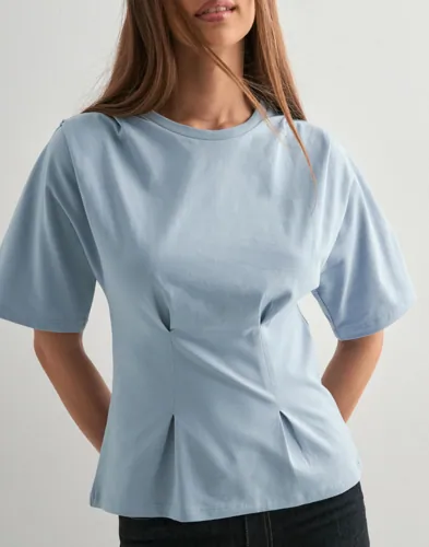 Nelly Waist Focus Tee t-shirts dam – bild 3
