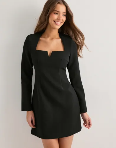 Malina - Sort - Sonja Detailed Neck Mini Dress