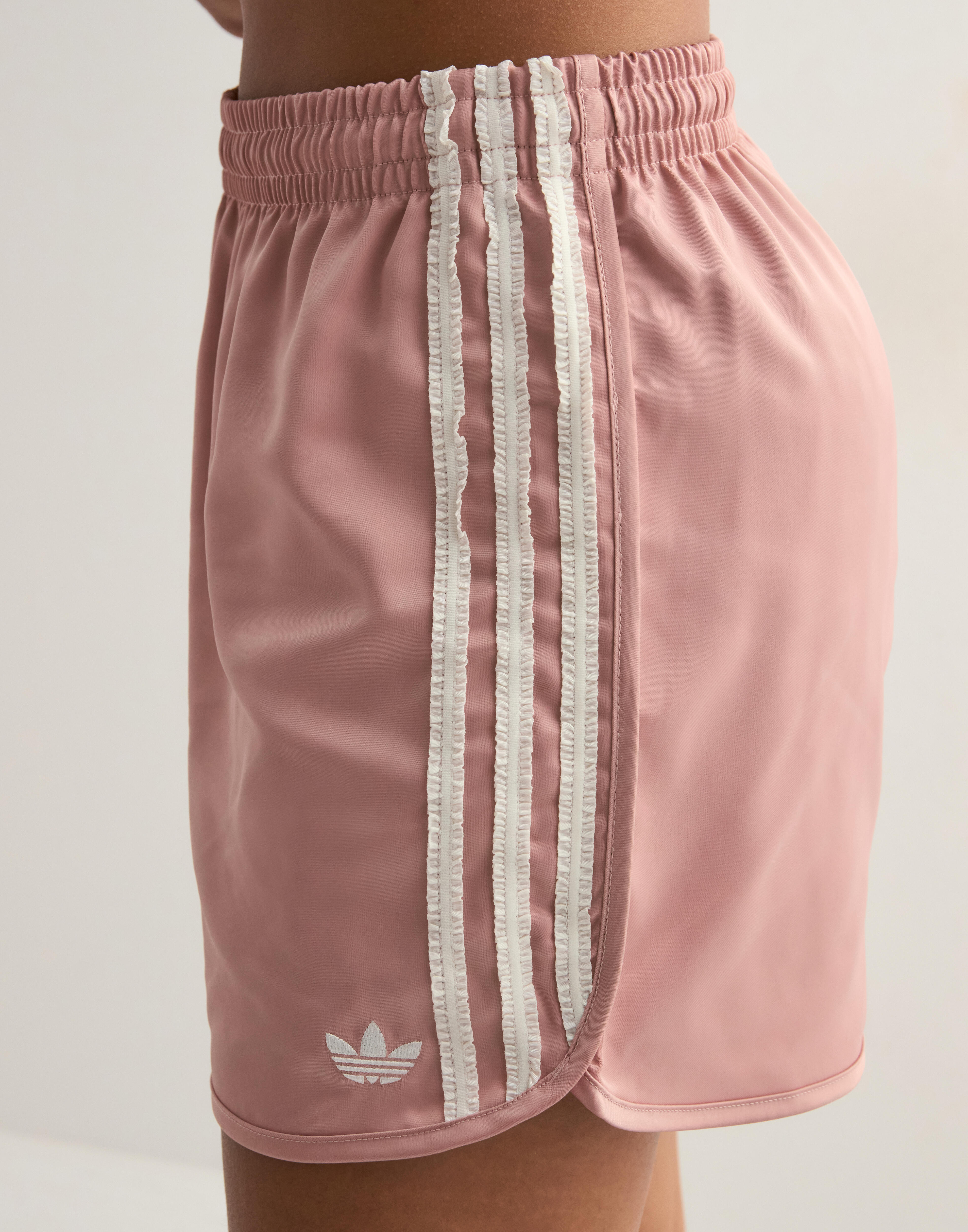★adidas originals★W RUFFLE SHORTS★追跡可 Buy Adidas Originals RUFFLE SHORTS - Pink | Nelly.com