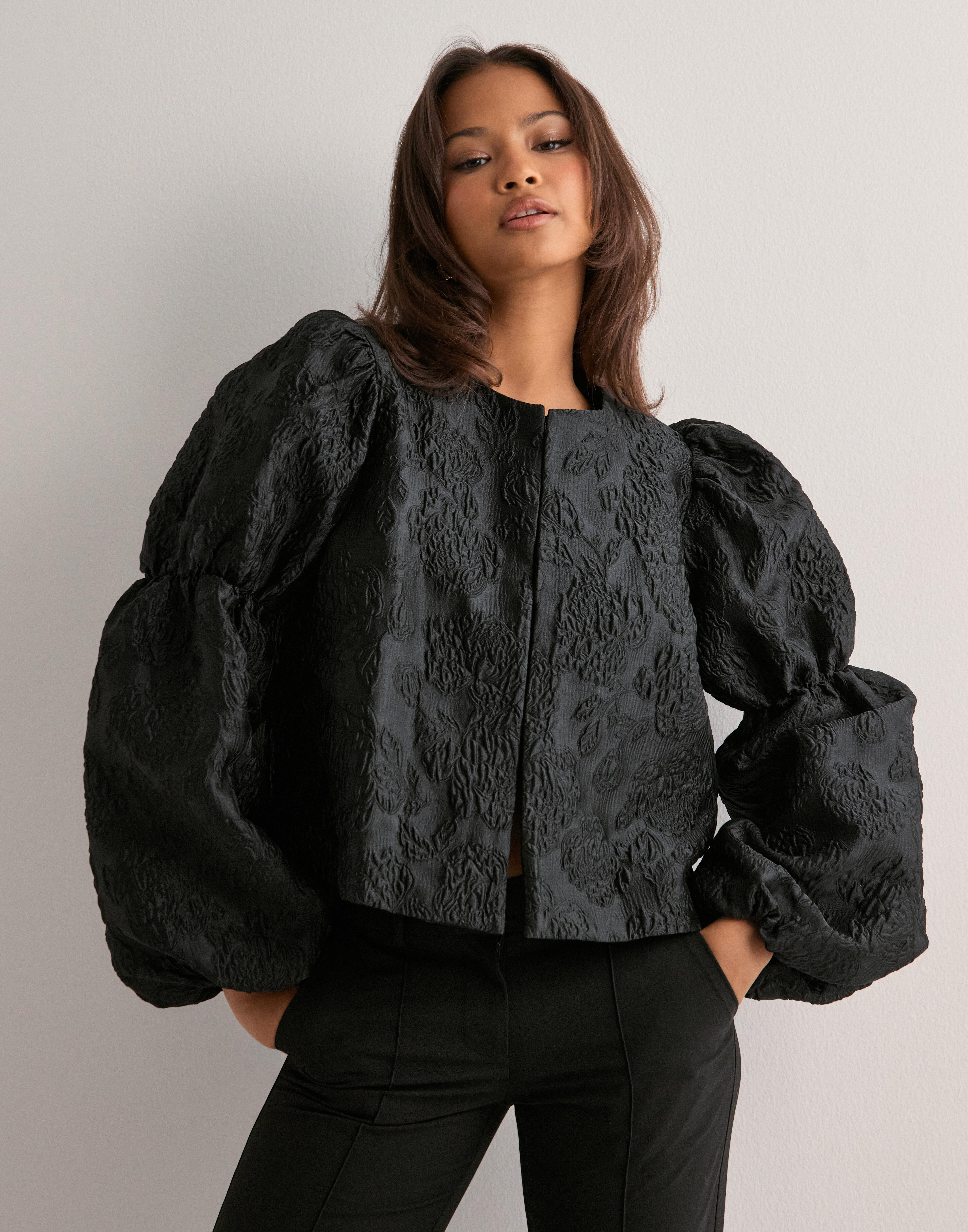Buy Malina Zoey double pouf sleeve blouse - Black Jacquard | Nelly.com
