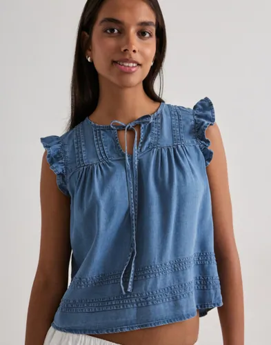 ONLY Onlcharis Life Sl Tie Neck Top Wvn blusar dam – bild 2