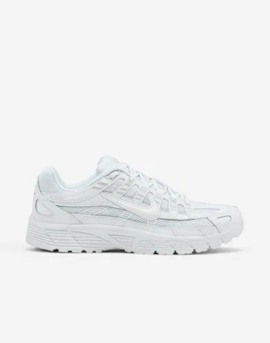 Vita Nike P-6000 chunky sneakers med kraftig sula