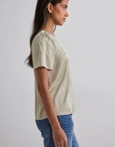 PIECES Pcjessa Ss O-Neck Top Wvn Noos Bc toppar dam – bild 2