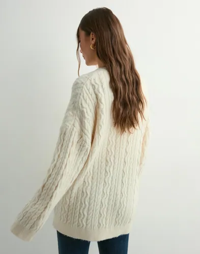 PIECES Pcjisa Ls O-Neck Long Cabel Knit Bc stickade tröjor dam – bild 2