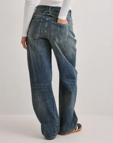 Twisted Barrel Buckle Jeans
