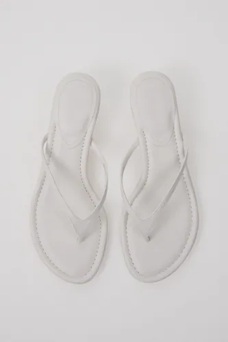 Rounded Thong Heel 3