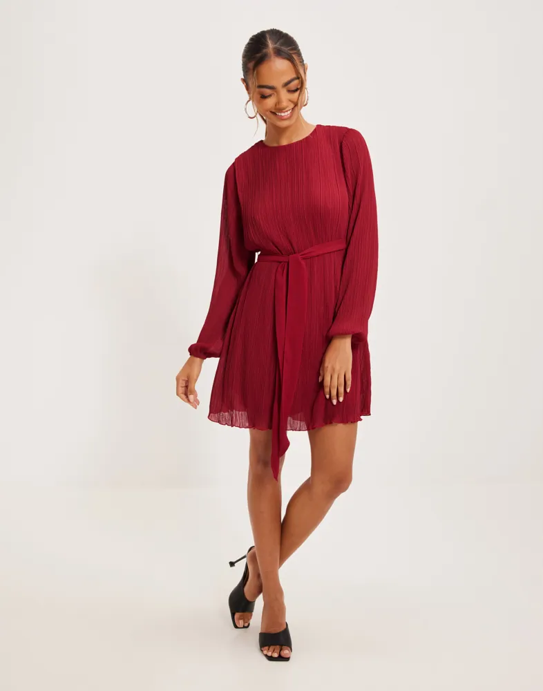 Buy Nelly Belted Structure Dress - Dark Red | Nelly.com Buy Nelly Belted Structure Dress - Dark Red | Nelly.com