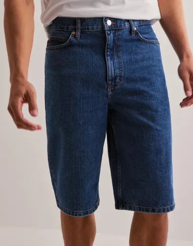 Solid jeansshorts i blått med femficksdesign