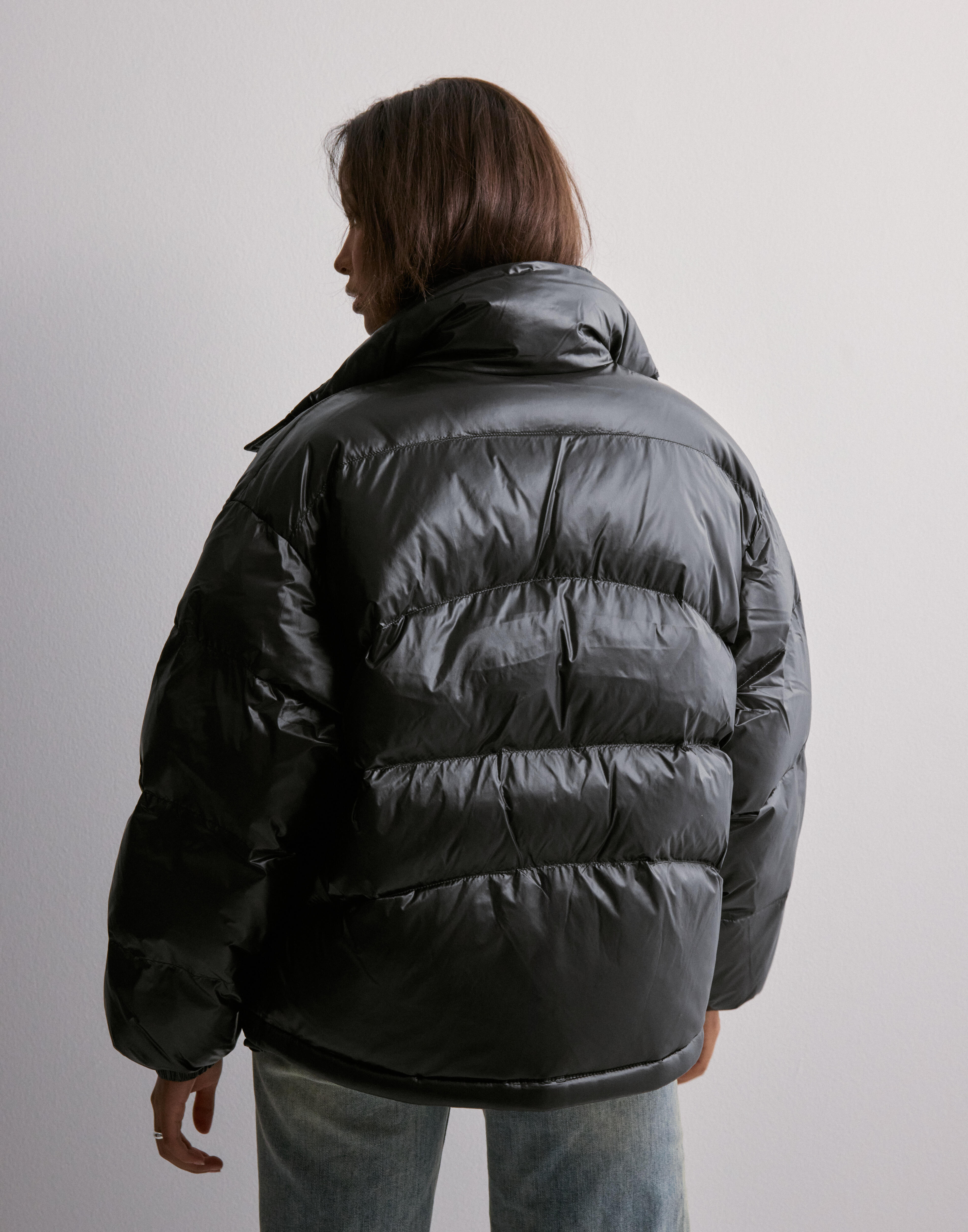 RETRO PUFFER ダウン ジャケット　LEVI'S Retro Puffer - Black | Levi's® GB