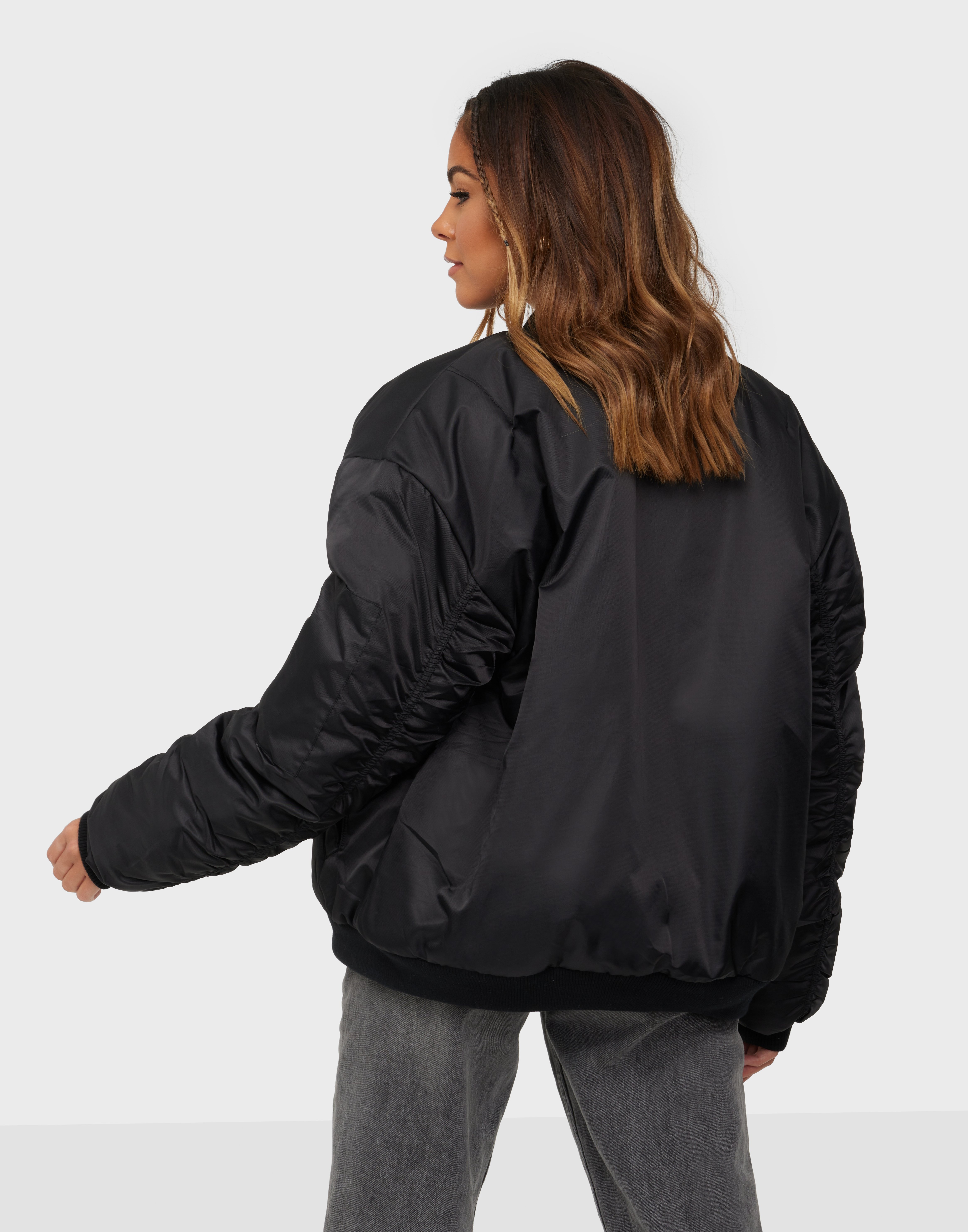 Buy Missguided REVERSABLE OVERSIZED BORG BOMBER Black Nelly