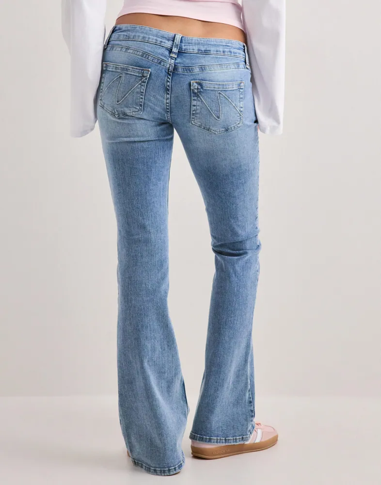 Nelly Ultra Low Bootcut Jeans dam – bild 2