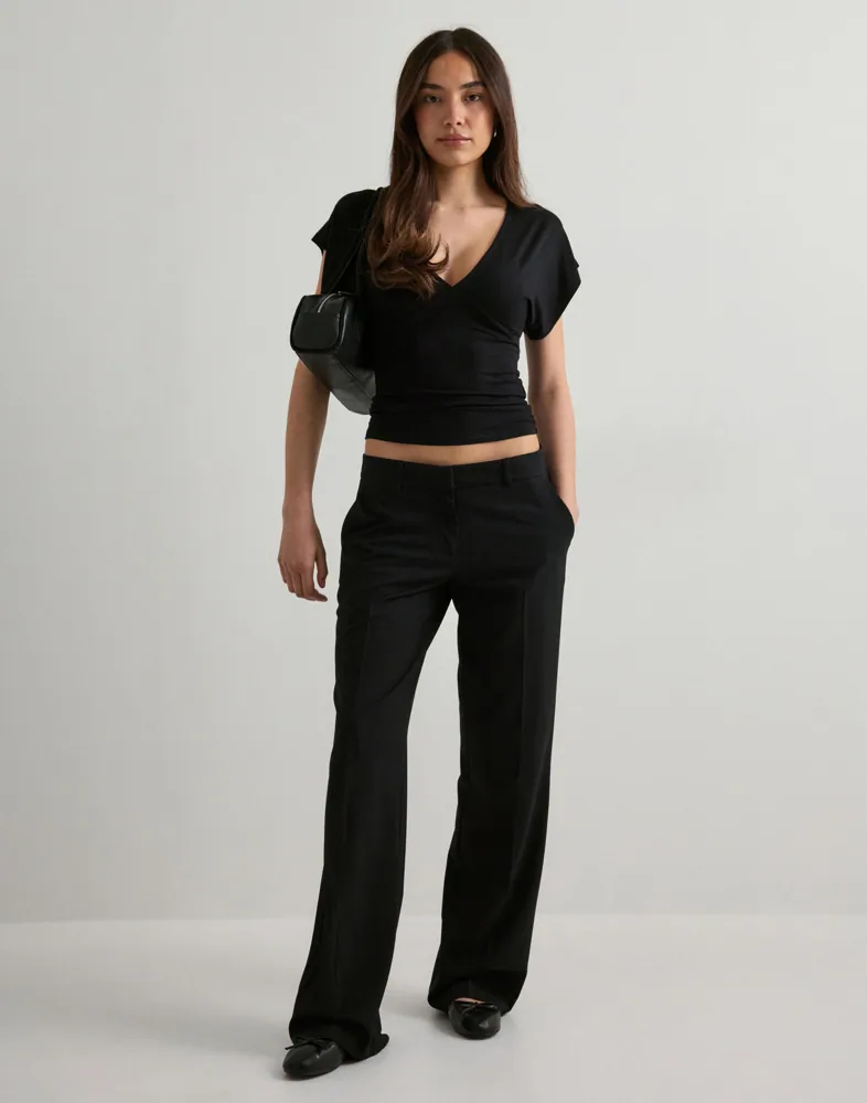 Nelly Soft Plunge Top toppar & linnen dam – bild 2