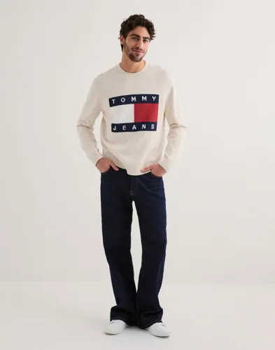 TOMMY JEANS Tjm Reg Melange Flag Sweater Sweatshirts herr – bild 2