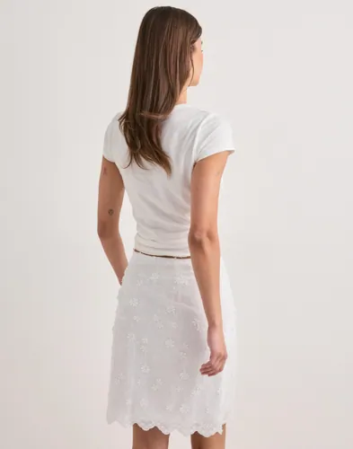 PIECES Pcnolax Hw Short Skirt Wvn minikjolar dam – bild 3