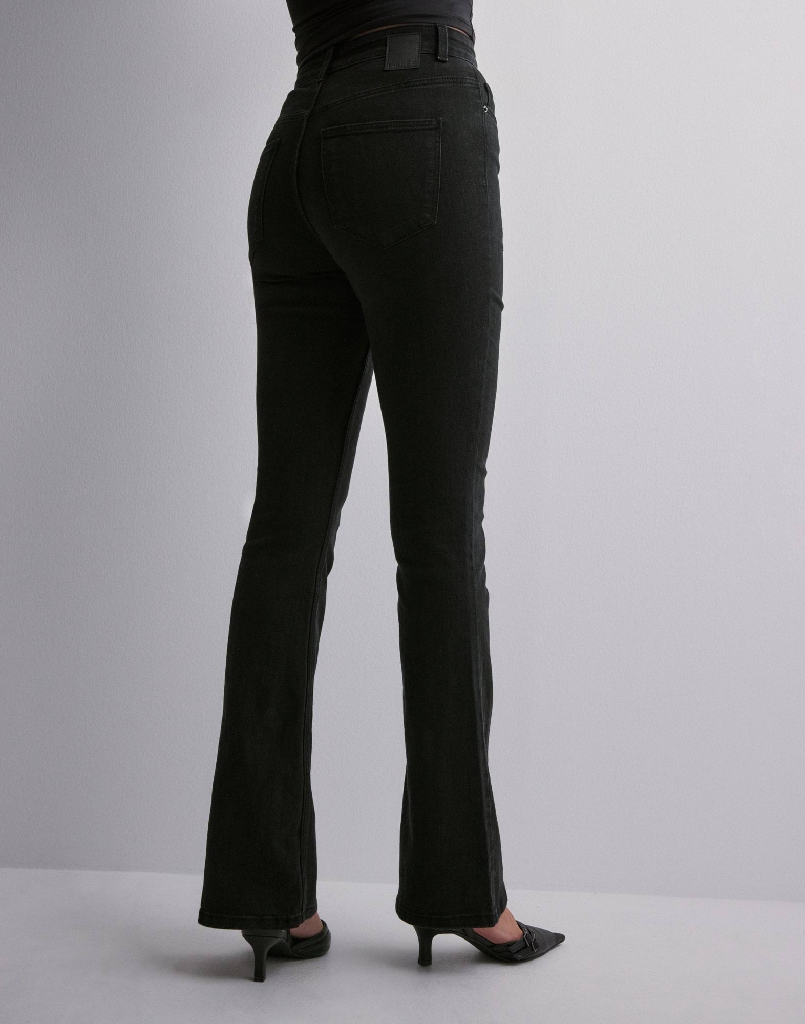 PCPEGGY FLARED HW JEANS BL-VI NOOS