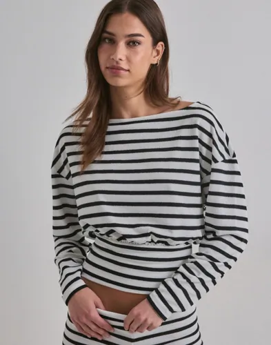 Nelly - Sort - Stripe Knit Sweater