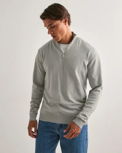 Finstickad half-zip-tröja från Que Sera Sera med ribbstickade kanter