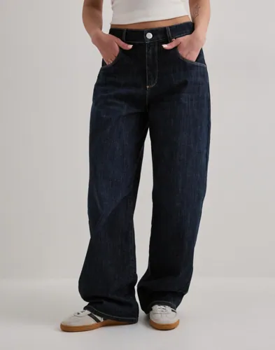 Nelly - - Twisted Barrel Buckle Jeans 1