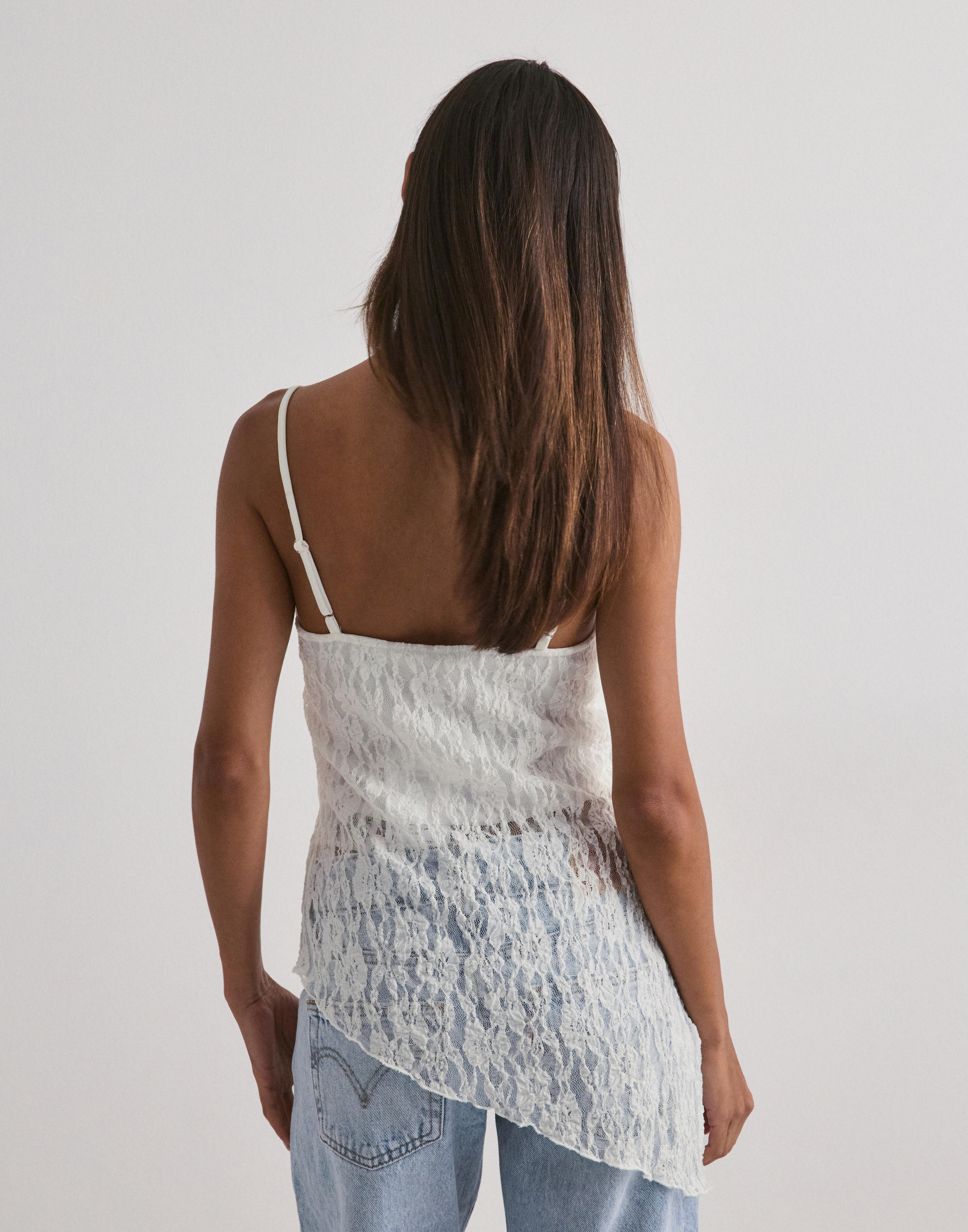 Buy Pieces PCARIANA SL ASYMMETRIC LACE TOP D2D - Cloud Dancer
