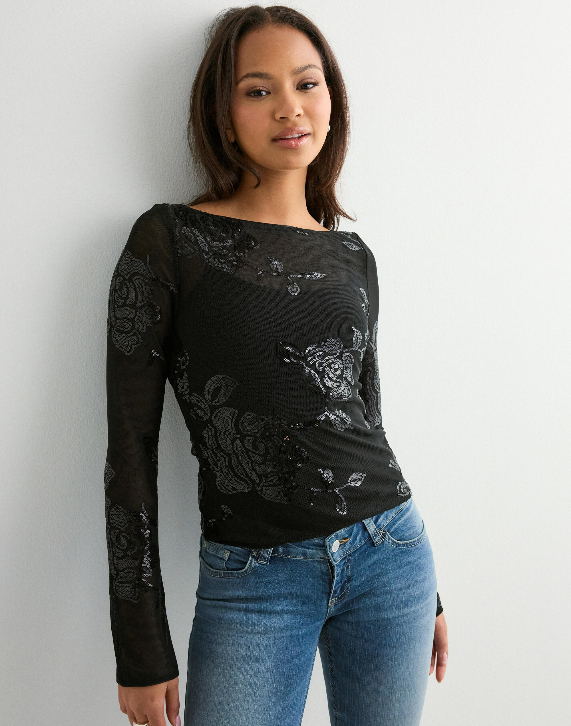 Buy Gina Tricot Floral sequins top - Black | Nelly.com