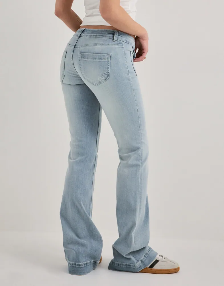 Super Low Heart Pocket Bootcut Jeans