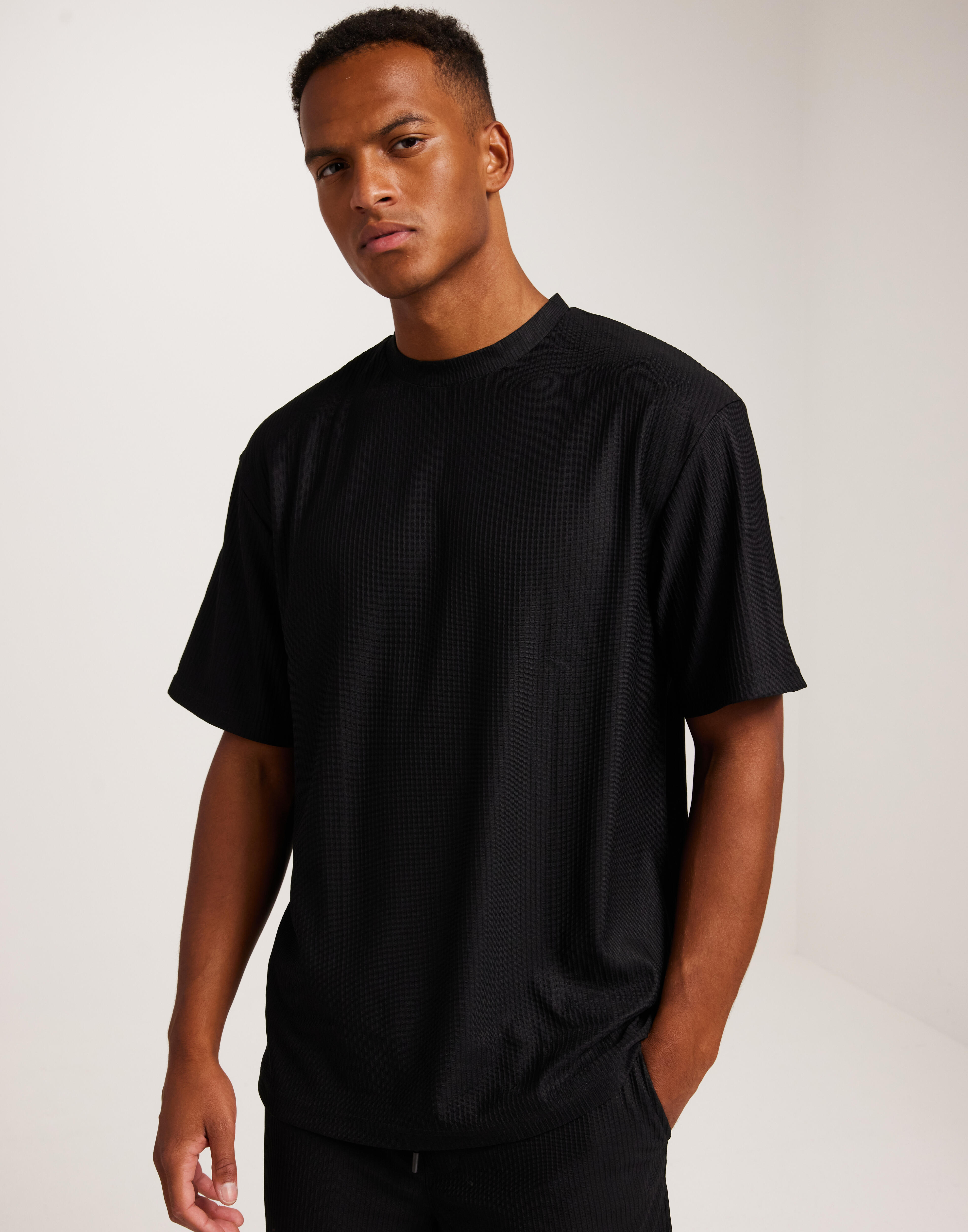 SALE★Wl Excessive Life T-Shirt【送込Cayler&Sons】文字★黒 Cayler & Sons T-Shirts for Men buy online | DEFSHOP