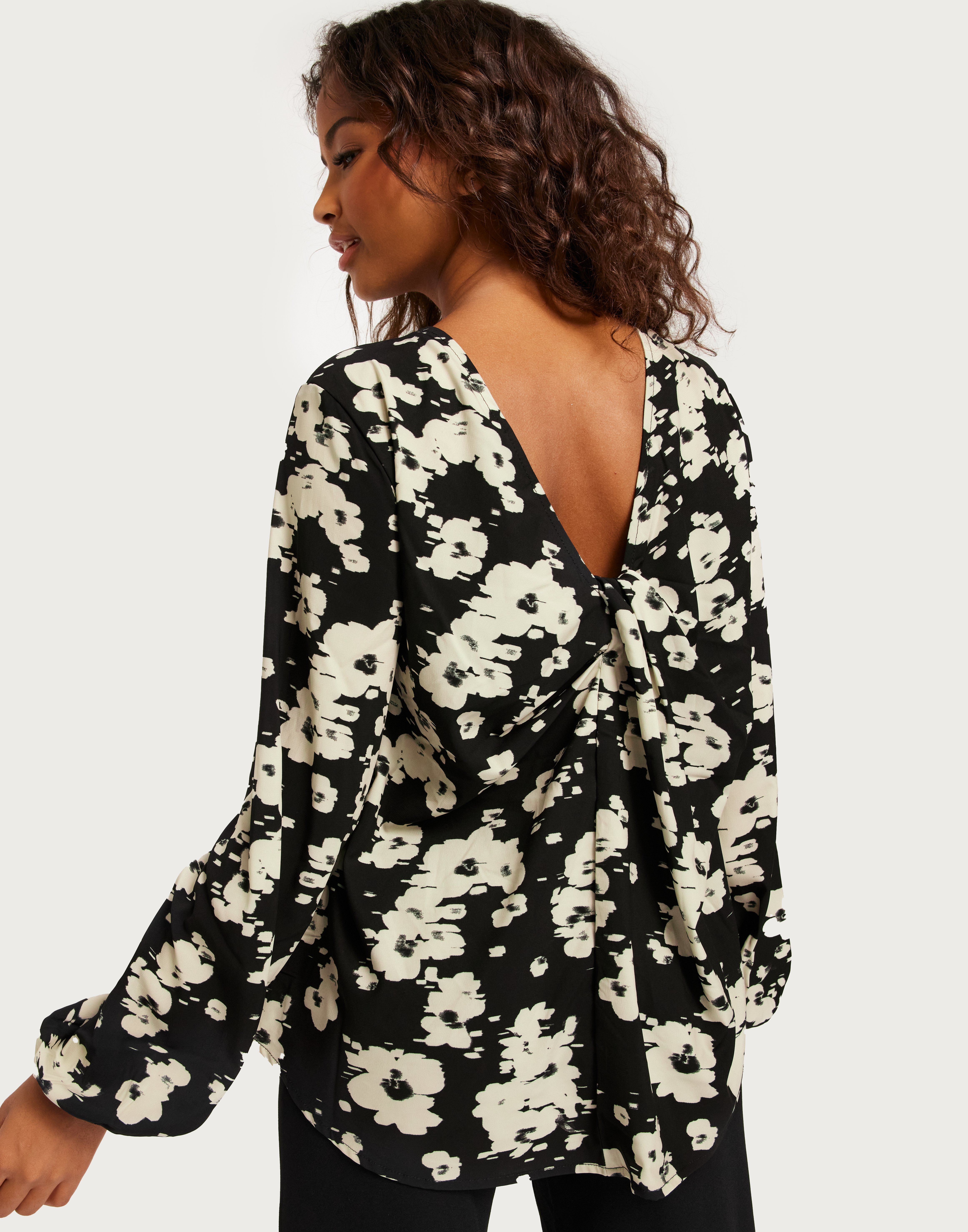 Pieces - Sort - Pcjosephine Ls O-Neck Top Bc