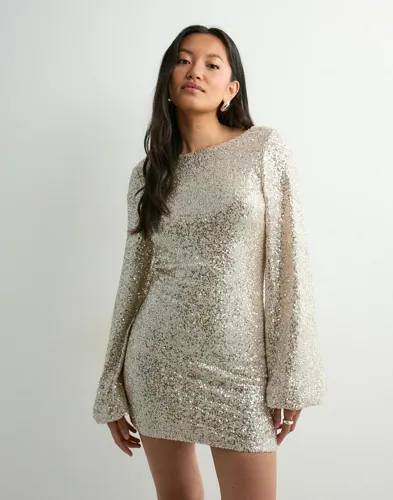 Nelly Sparkling Cowlneck Dress festklänningar dam – bild 3
