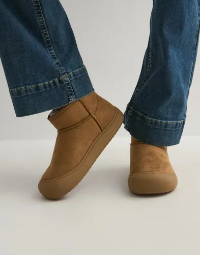 Nelly - Beige - Chunky Mini Boots