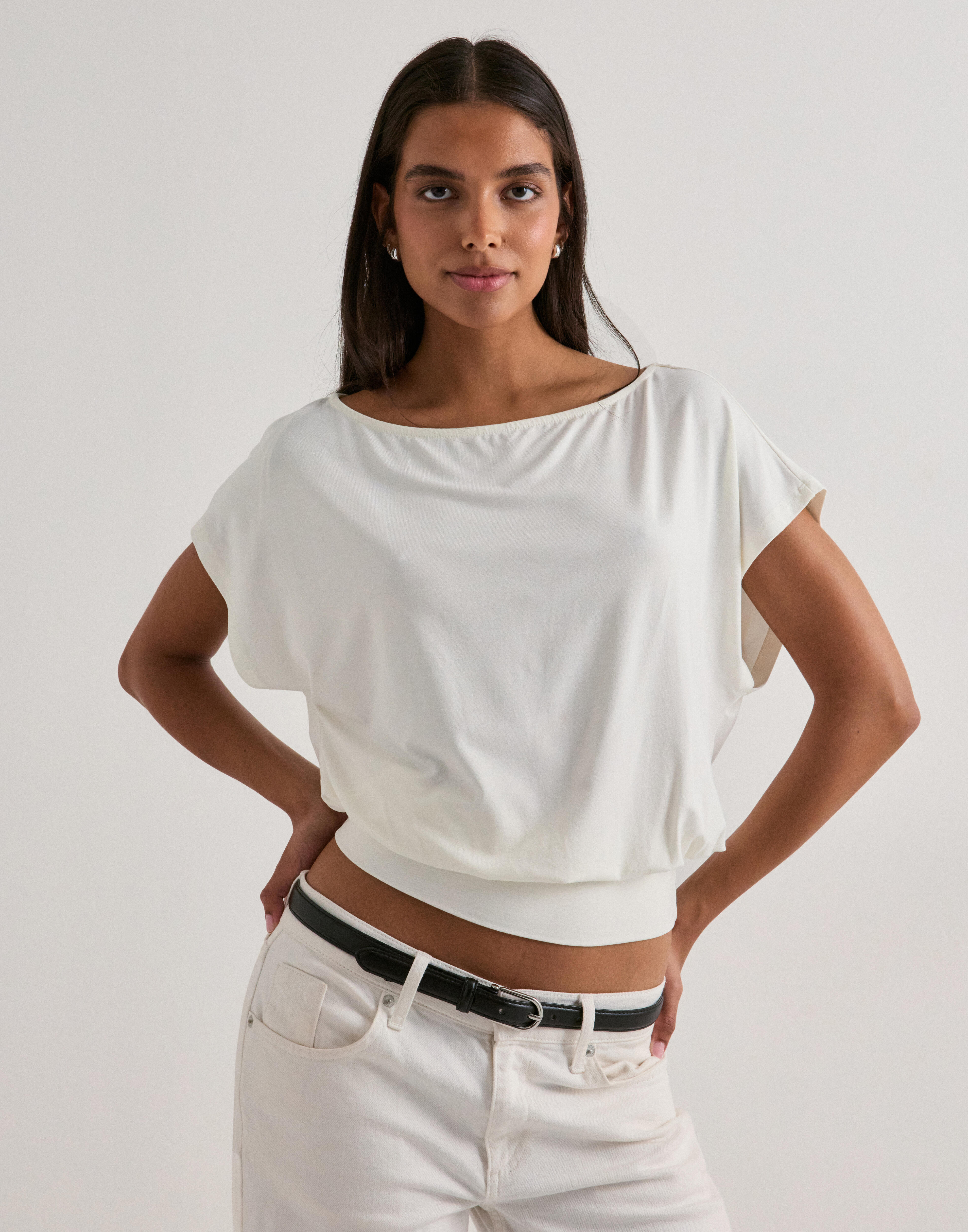 One shoulder tops for women - Trendy asymmetrical styles | Nelly